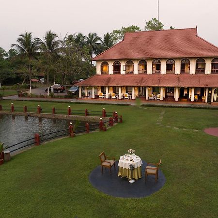 Taj Kumarakom Resort And Spa Kerala Exterior photo