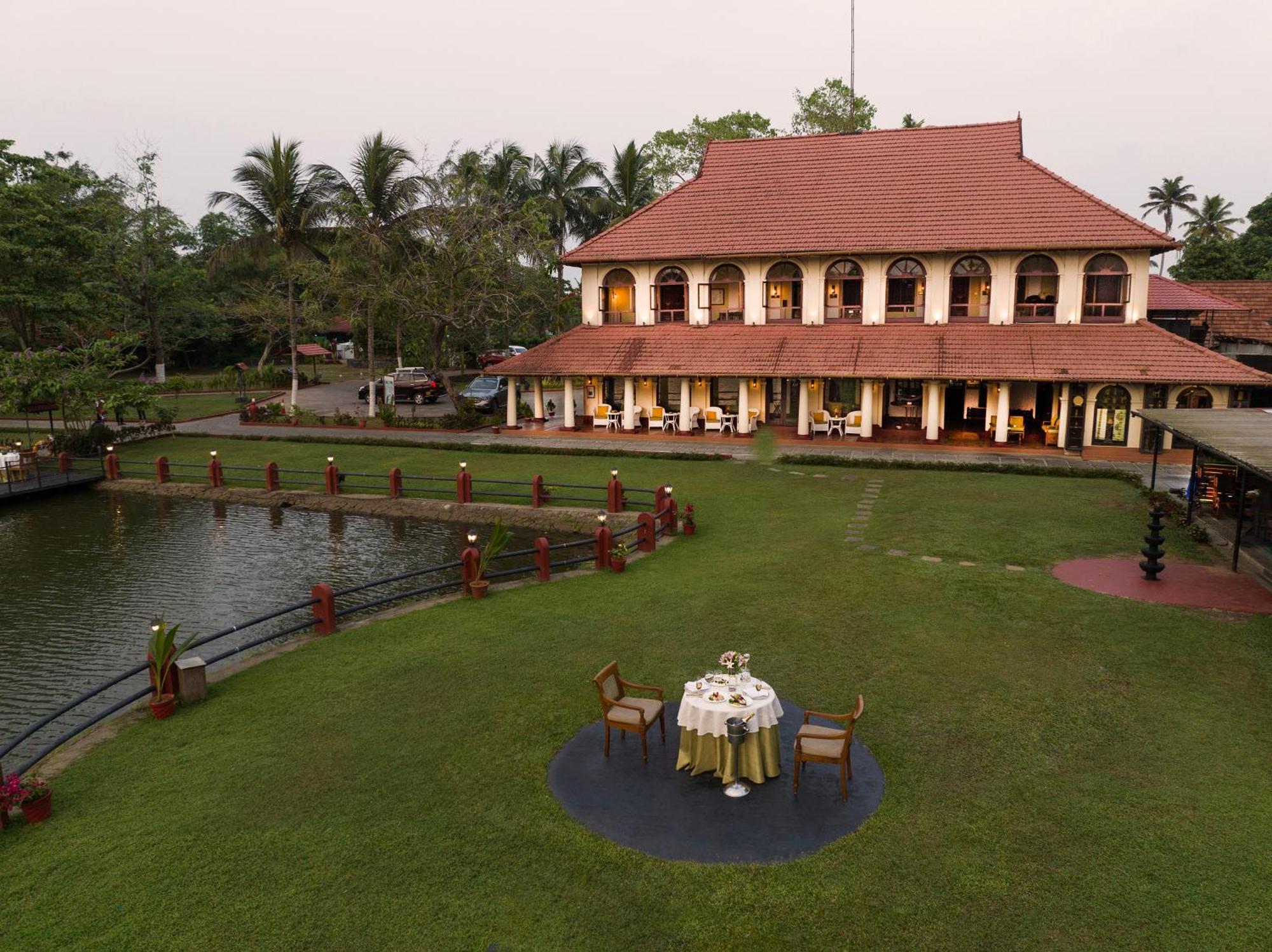 Taj Kumarakom Resort And Spa Kerala Exterior photo