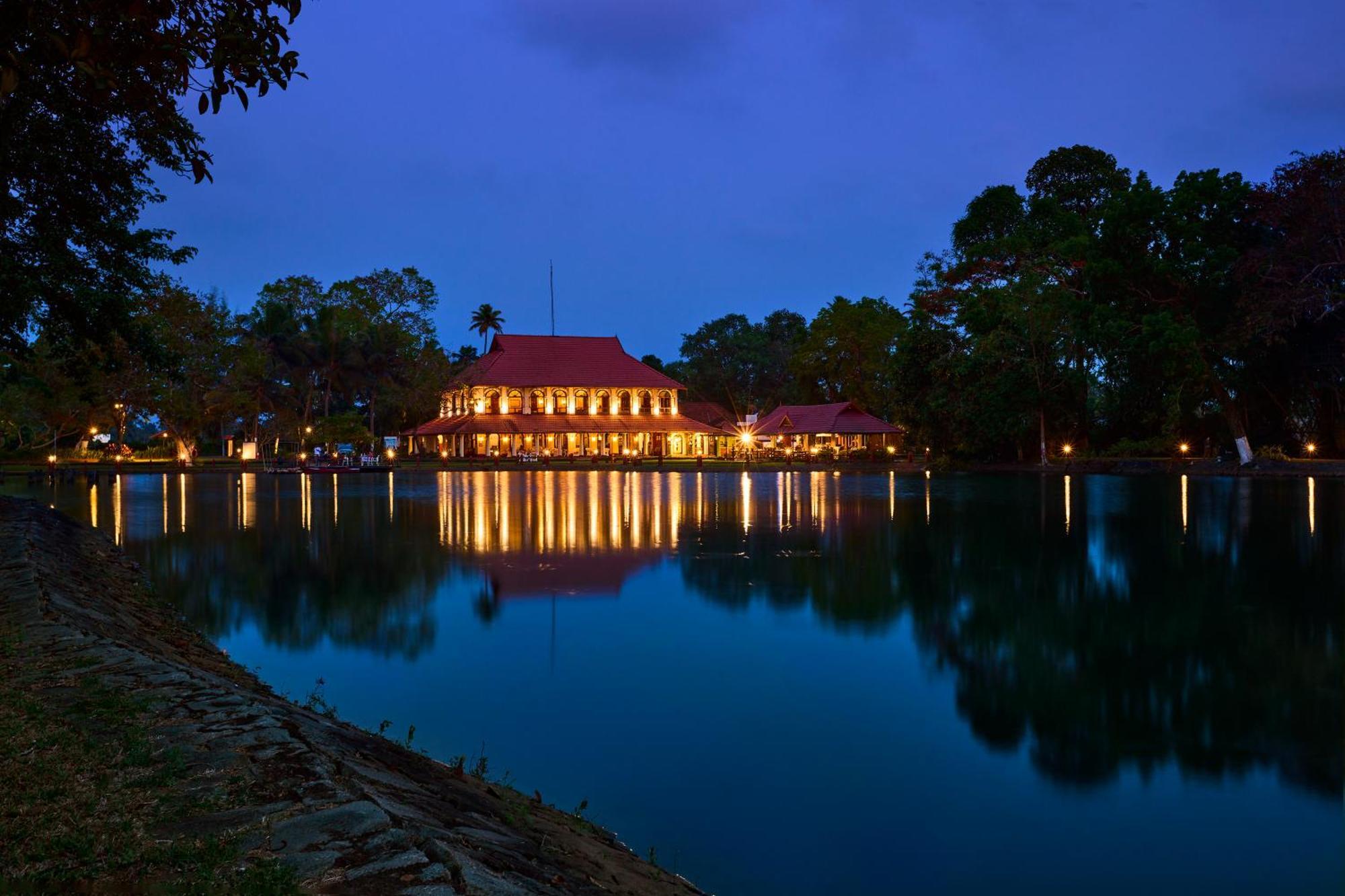 Taj Kumarakom Resort And Spa Kerala Exterior photo