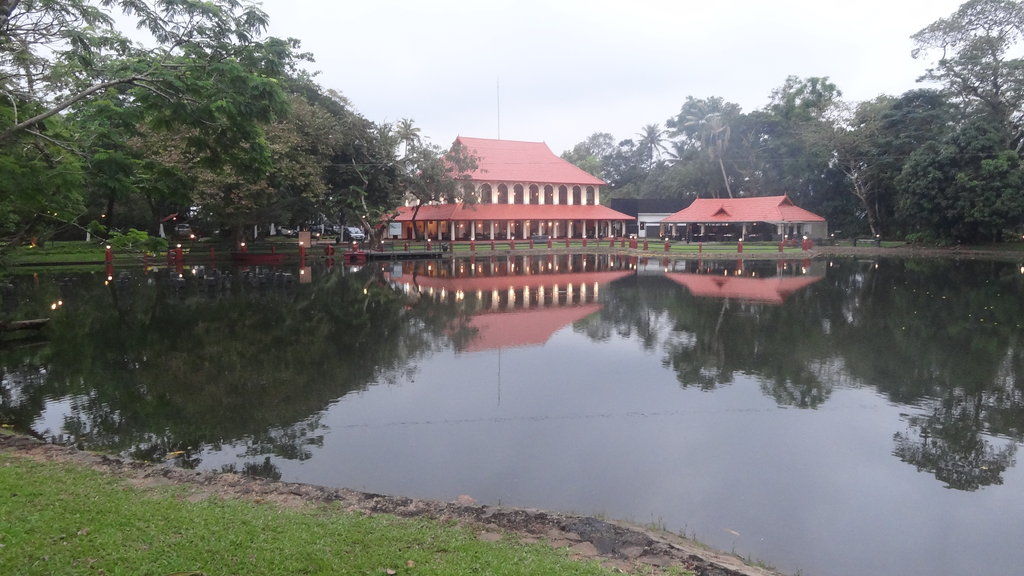 Taj Kumarakom Resort And Spa Kerala Exterior photo